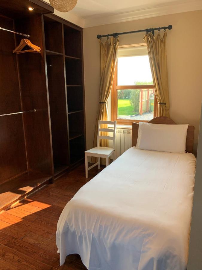 Wild Atlantic Breeze Guesthouse دولين المظهر الخارجي الصورة